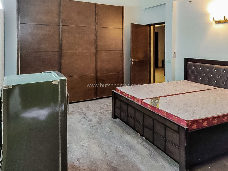 4 BHK Condo For Rent in Golf Course Road