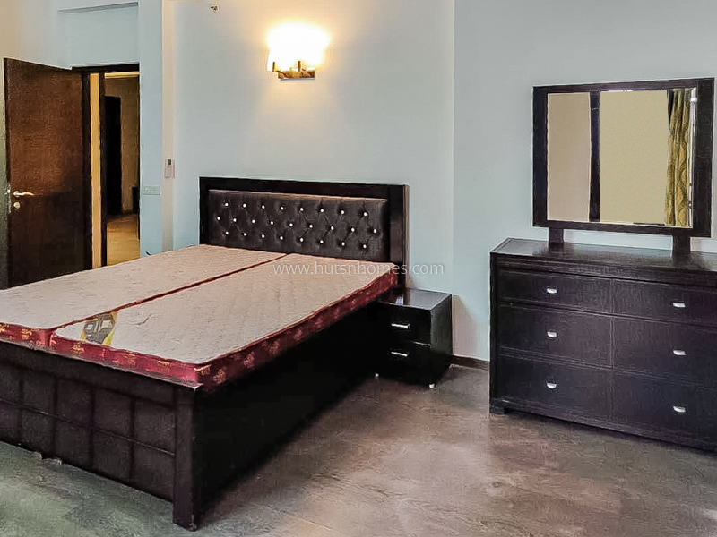 4 BHK Condo For Rent in Golf Course Road