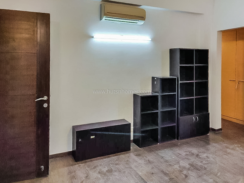 4 BHK Condo For Rent in Golf Course Road
