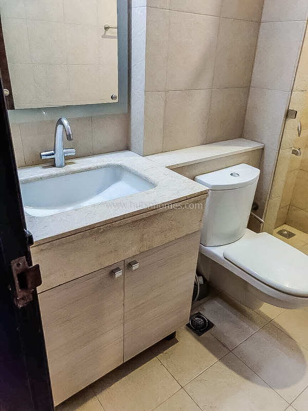 4 BHK Condo For Rent in Golf Course Road