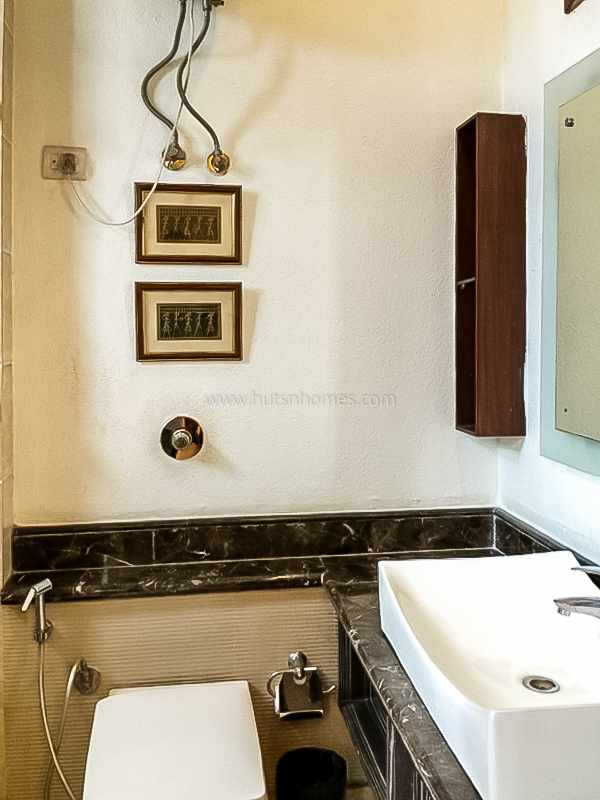 3 BHK Flat For Rent in Defence Colony