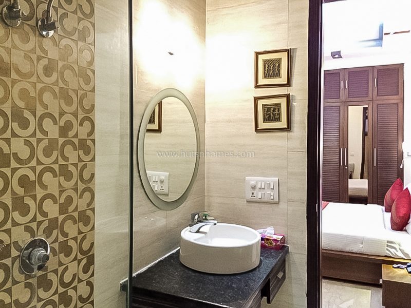 3 BHK Flat For Rent in Defence Colony