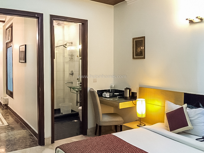 3 BHK Flat For Rent in Defence Colony