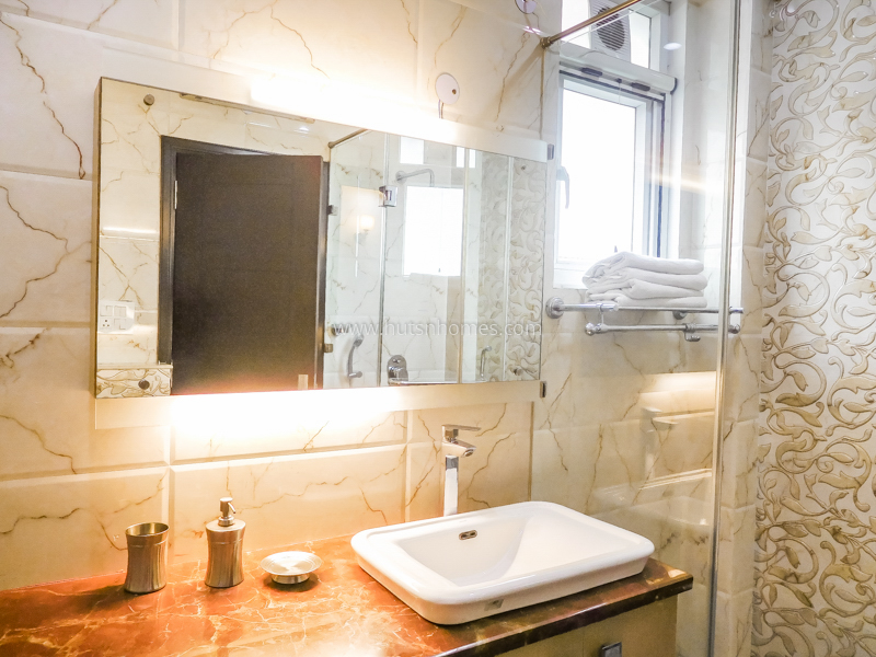 3 BHK Flat For Rent in Defence Colony