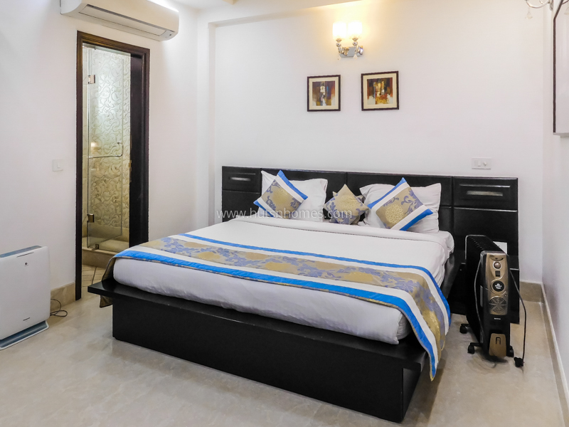 3 BHK Flat For Rent in Defence Colony