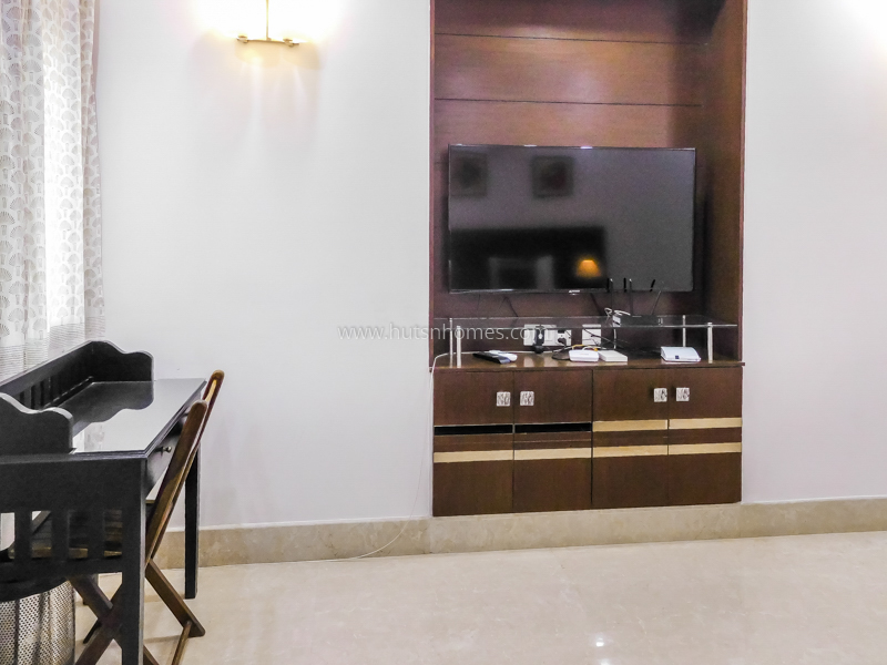 3 BHK Flat For Rent in Defence Colony