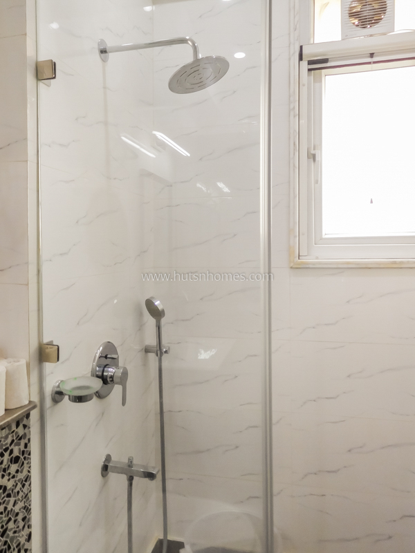 3 BHK Flat For Rent in Defence Colony