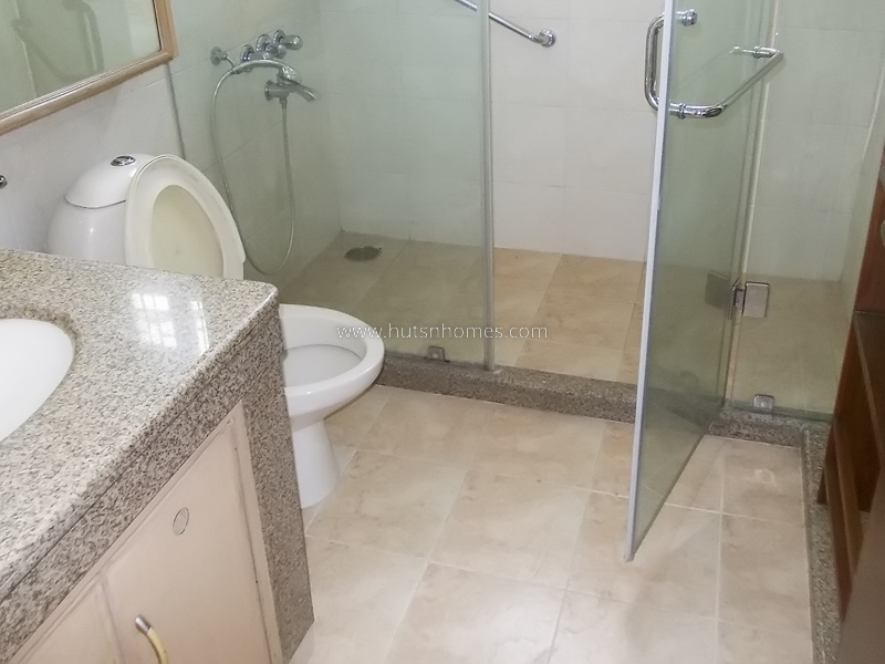 3 BHK Flat For Rent in Defence Colony