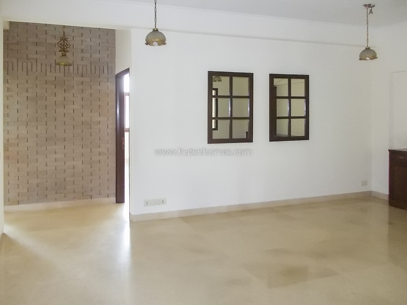 3 BHK Flat For Rent in Defence Colony