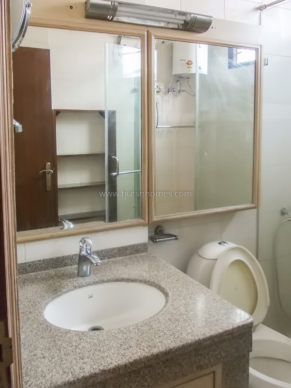 3 BHK Flat For Rent in Defence Colony