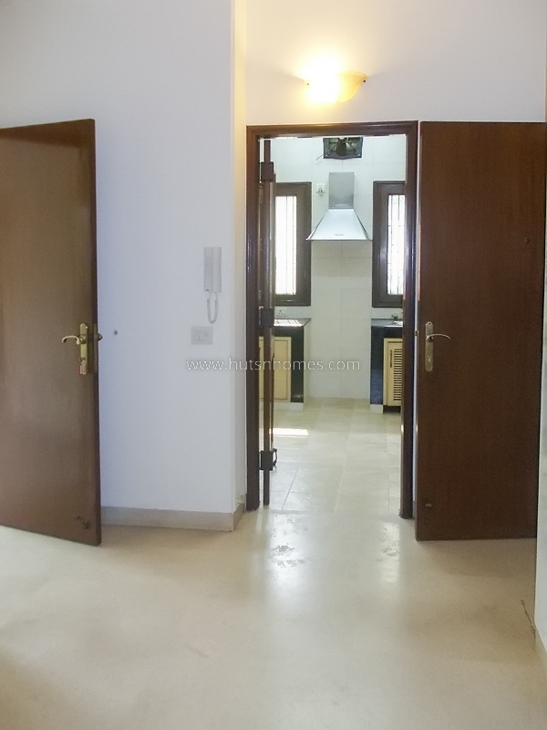 3 BHK Flat For Rent in Defence Colony