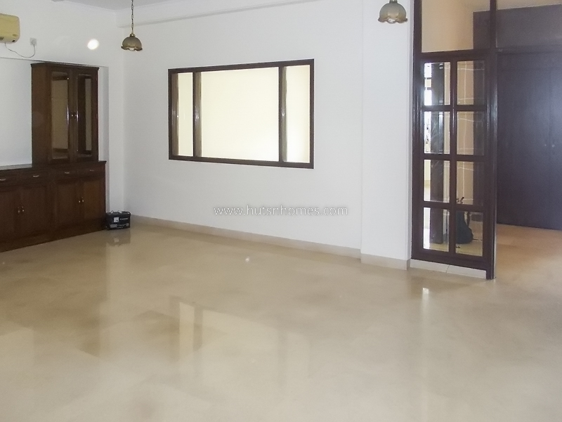 3 BHK Flat For Rent in Defence Colony