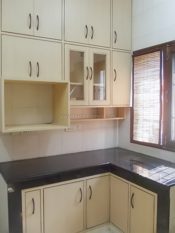 3 BHK Flat For Rent in Defence Colony