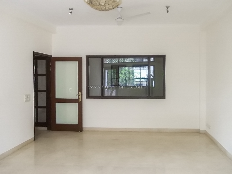 3 BHK Flat For Rent in Defence Colony