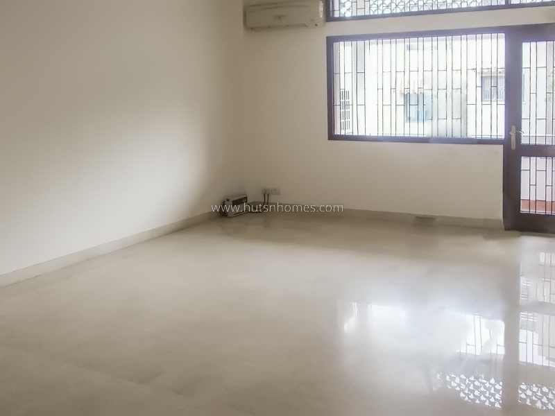 3 BHK Flat For Rent in Defence Colony