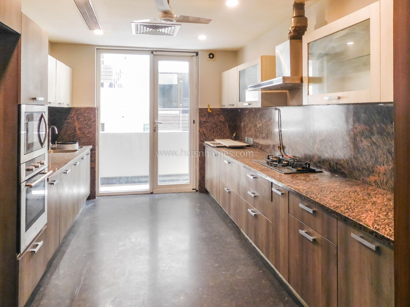 4 BHK Flat For Rent in Friends Colony East