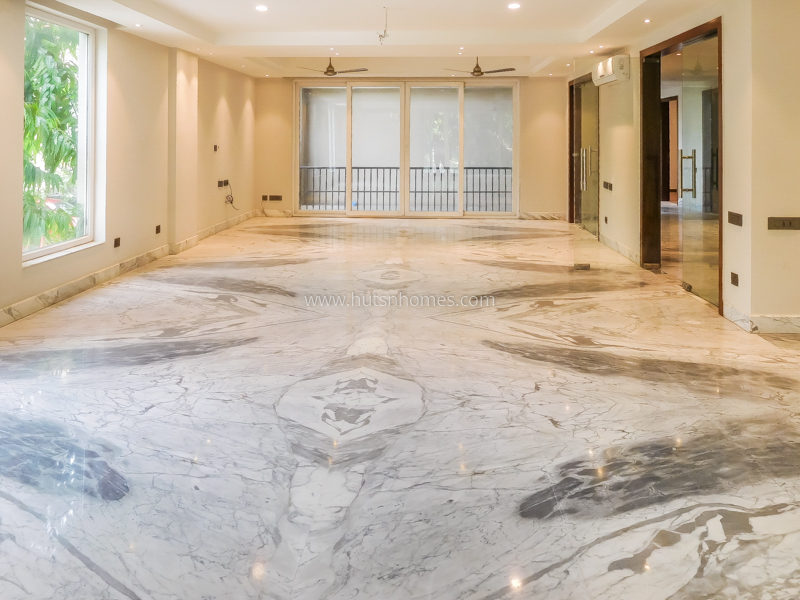 4 BHK Flat For Rent in Friends Colony East