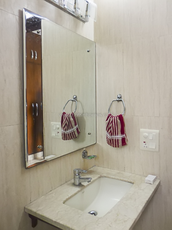 2 BHK Flat For Rent in Defence Colony