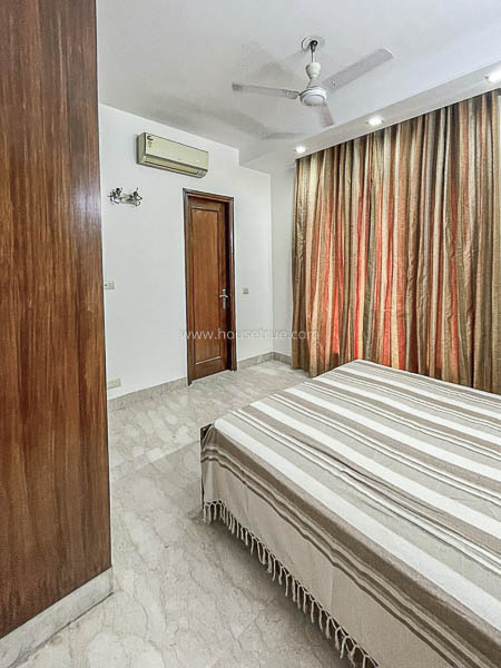 2 BHK Flat For Rent in Defence Colony