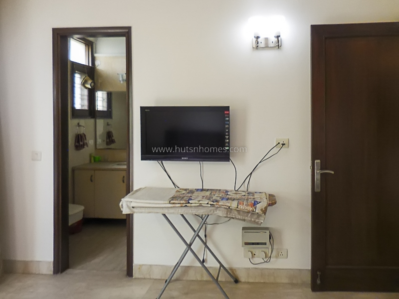 2 BHK Flat For Rent in Defence Colony
