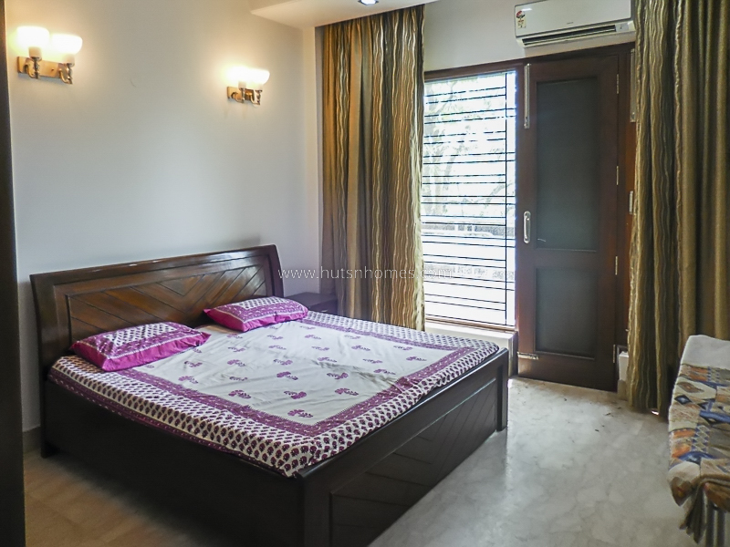 2 BHK Flat For Rent in Defence Colony