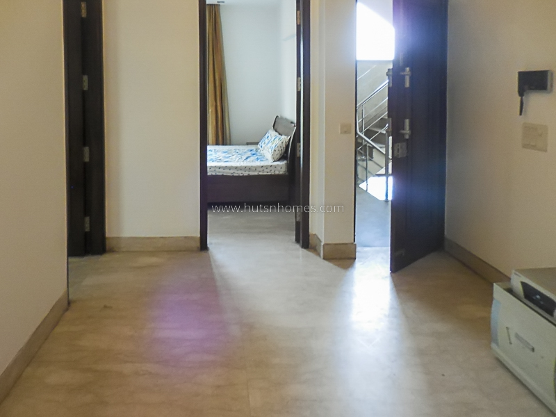 2 BHK Flat For Rent in Defence Colony