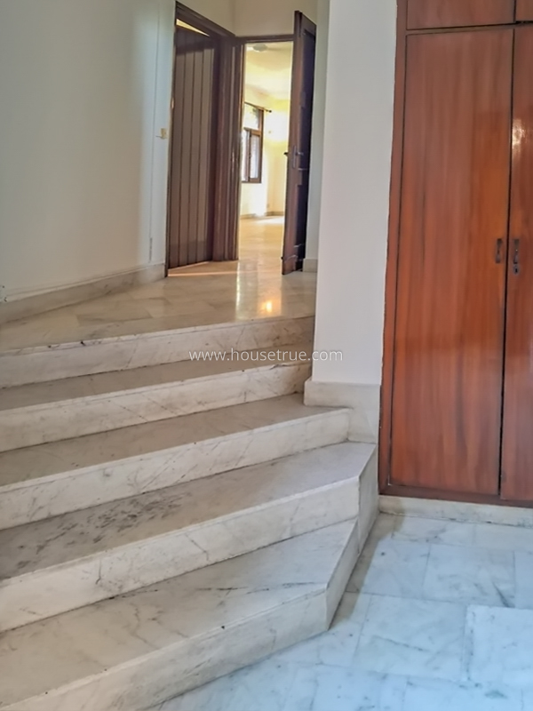 4 BHK Flat For Rent in Neeti Bagh