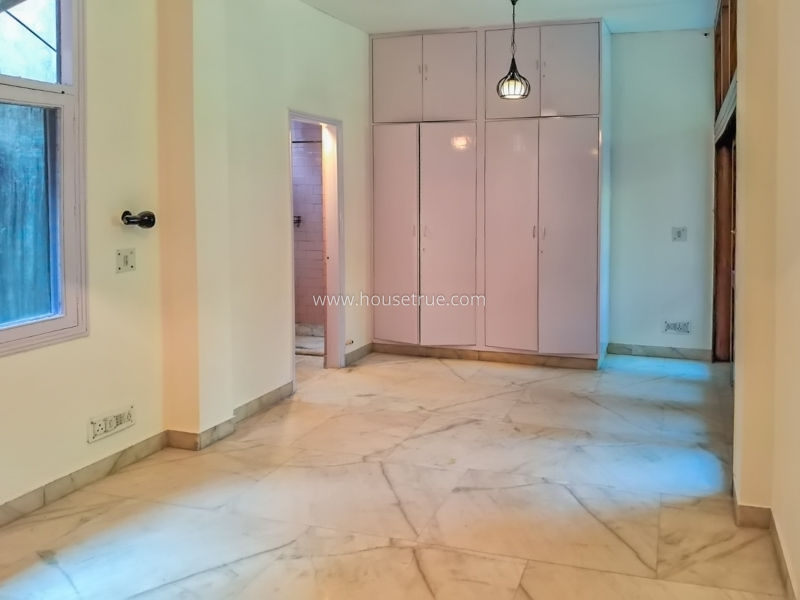 4 BHK Flat For Rent in Neeti Bagh