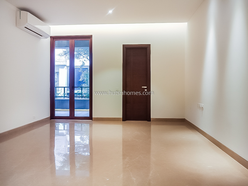 3 BHK Builder Floor For Rent in West End Colony
