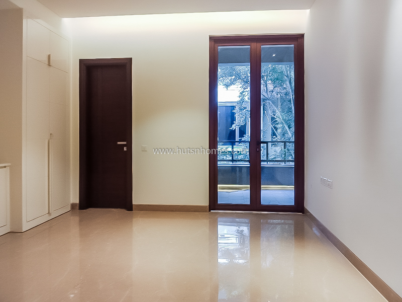 3 BHK Builder Floor For Rent in West End Colony