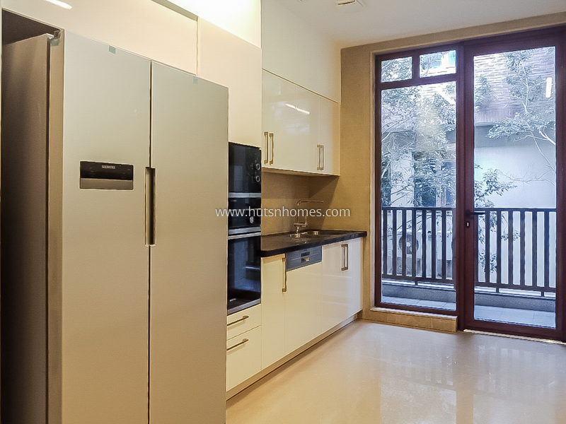 3 BHK Builder Floor For Rent in West End Colony