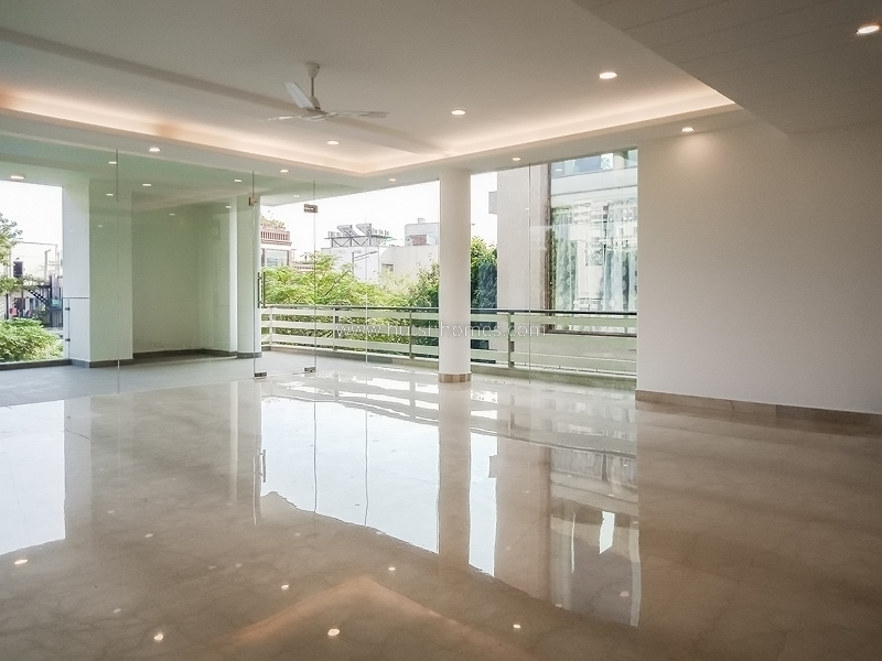 4 BHK Flat For Rent in Anand Niketan