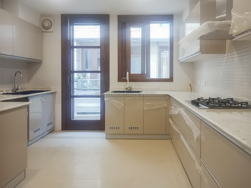 4 BHK Flat For Rent in Anand Niketan