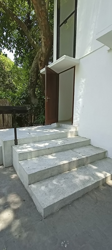 3 BHK Duplex For Sale in Amrita Shergill Marg