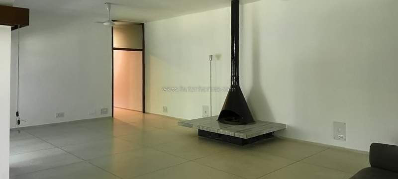 3 BHK Duplex For Sale in Amrita Shergill Marg