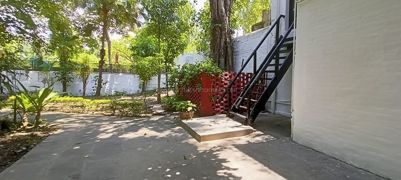 3 BHK Duplex For Sale in Amrita Shergill Marg