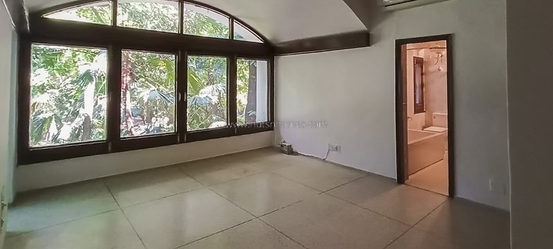 3 BHK Duplex For Sale in Amrita Shergill Marg