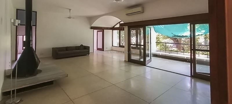3 BHK Duplex For Sale in Amrita Shergill Marg