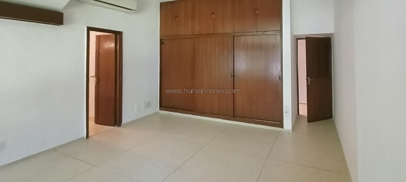 3 BHK Duplex For Sale in Amrita Shergill Marg