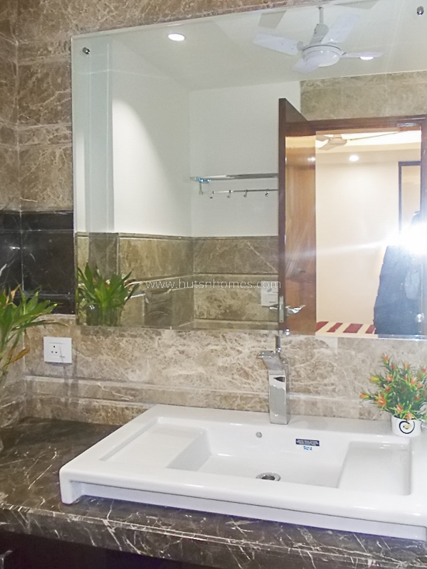 3 BHK Flat For Rent in Safdarjung Enclave