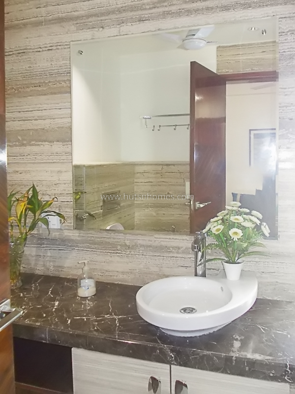 3 BHK Flat For Rent in Safdarjung Enclave