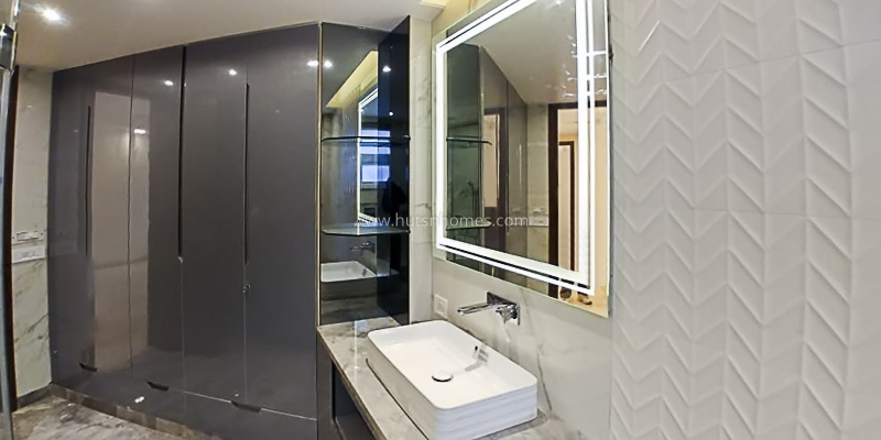 4 BHK Flat For Rent in Safdarjung Enclave