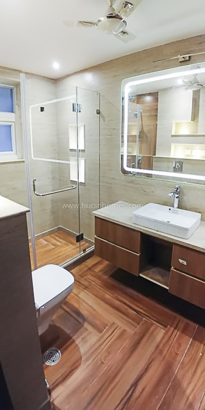 4 BHK Flat For Rent in Safdarjung Enclave