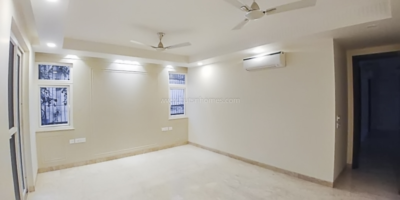 4 BHK Flat For Rent in Safdarjung Enclave
