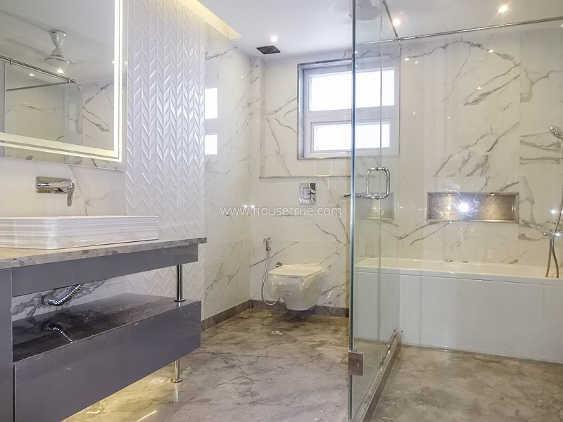 4 BHK Flat For Rent in Safdarjung Enclave