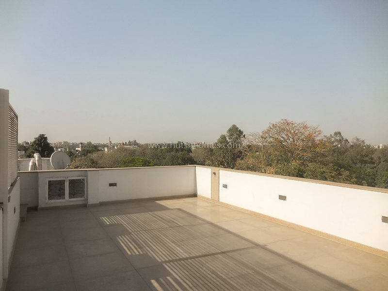 4 BHK Flat For Rent in Vasant Vihar