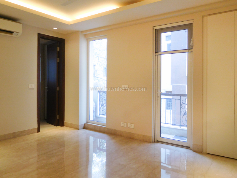 4 BHK Flat For Rent in Safdarjung Enclave