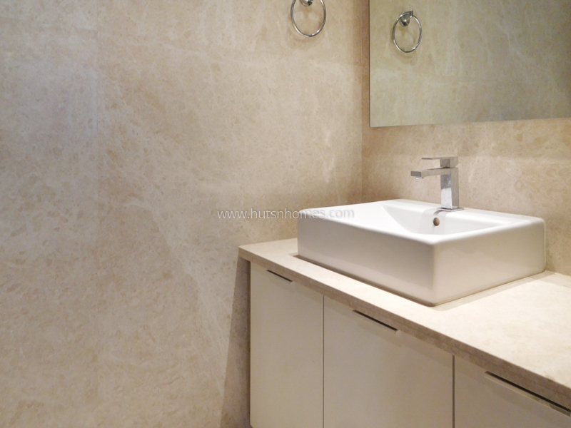 4 BHK Flat For Rent in Safdarjung Enclave