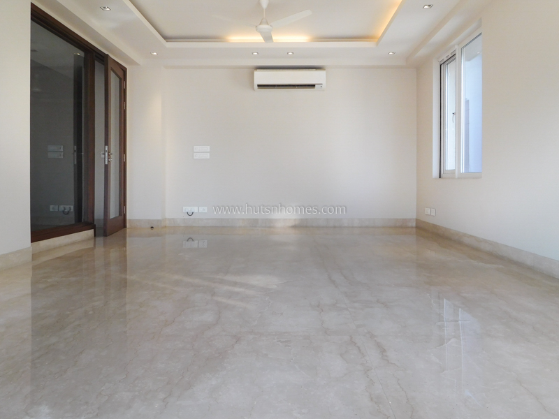 4 BHK Flat For Rent in Safdarjung Enclave