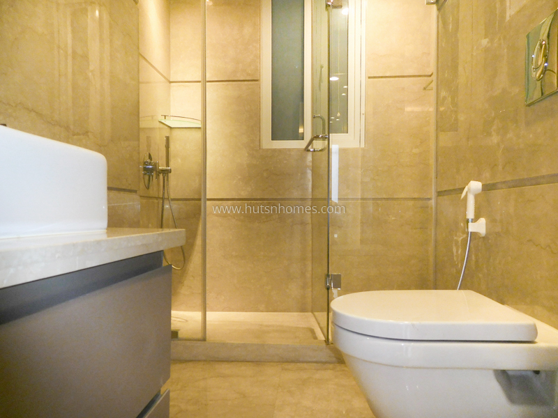 4 BHK Flat For Rent in Safdarjung Enclave